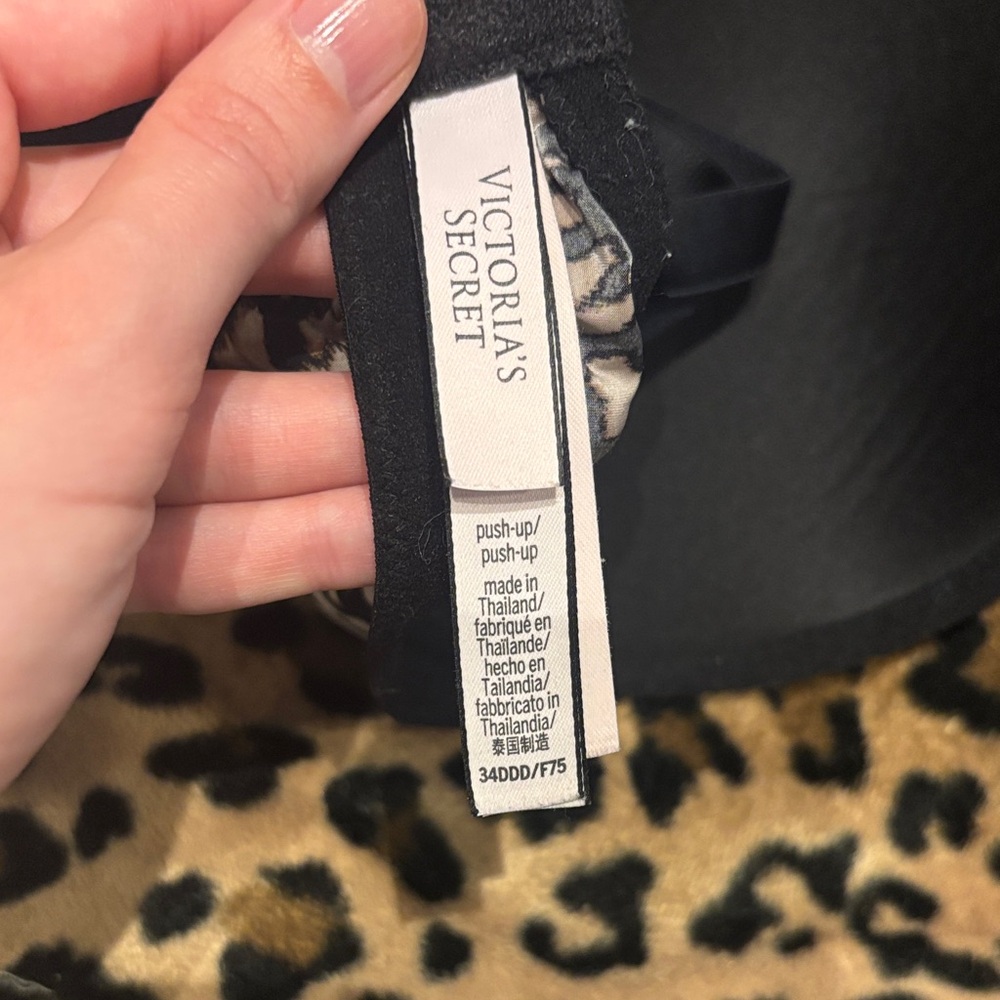 Leopard Print Victoria’s Secret Push Up Bra 34DDD - Picture 3 of 3